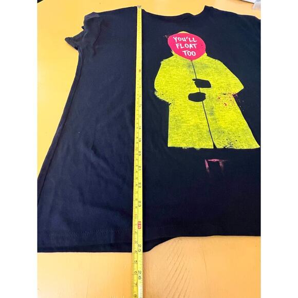 IT Pennywise You’ll Float Too Red Balloon Black Short Sleeve Graphic Tee NWOT - Picture 4 of 5